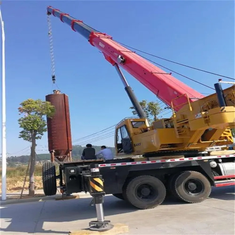 郧西80吨吊车出租多少钱