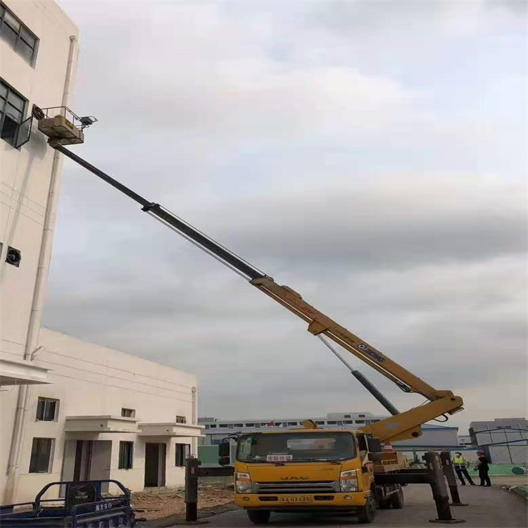 郧西哪里有小型吊车出租的